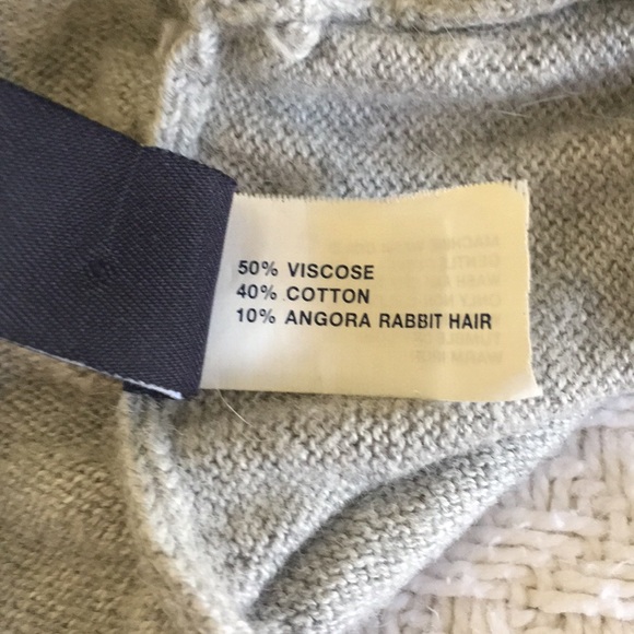 GAP Grey Ruffle Scarf - Picture 4 of 4